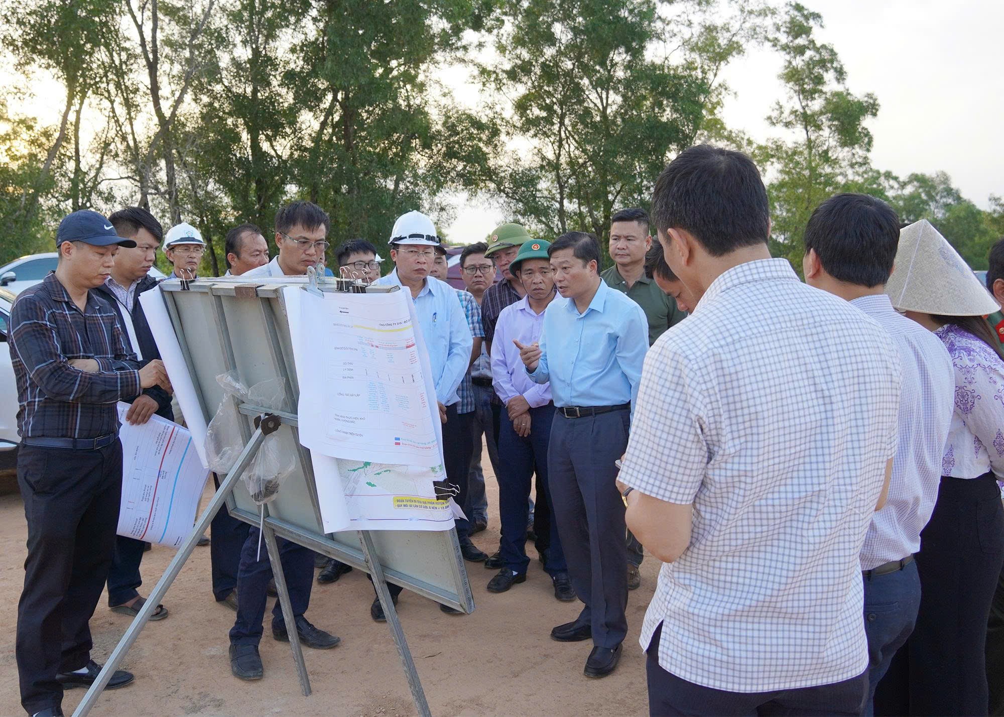 Quyết liệt tháo gỡ “nút thắt”, đẩy nhanh tiến độ các dự án trọng điểm- Ảnh 3.