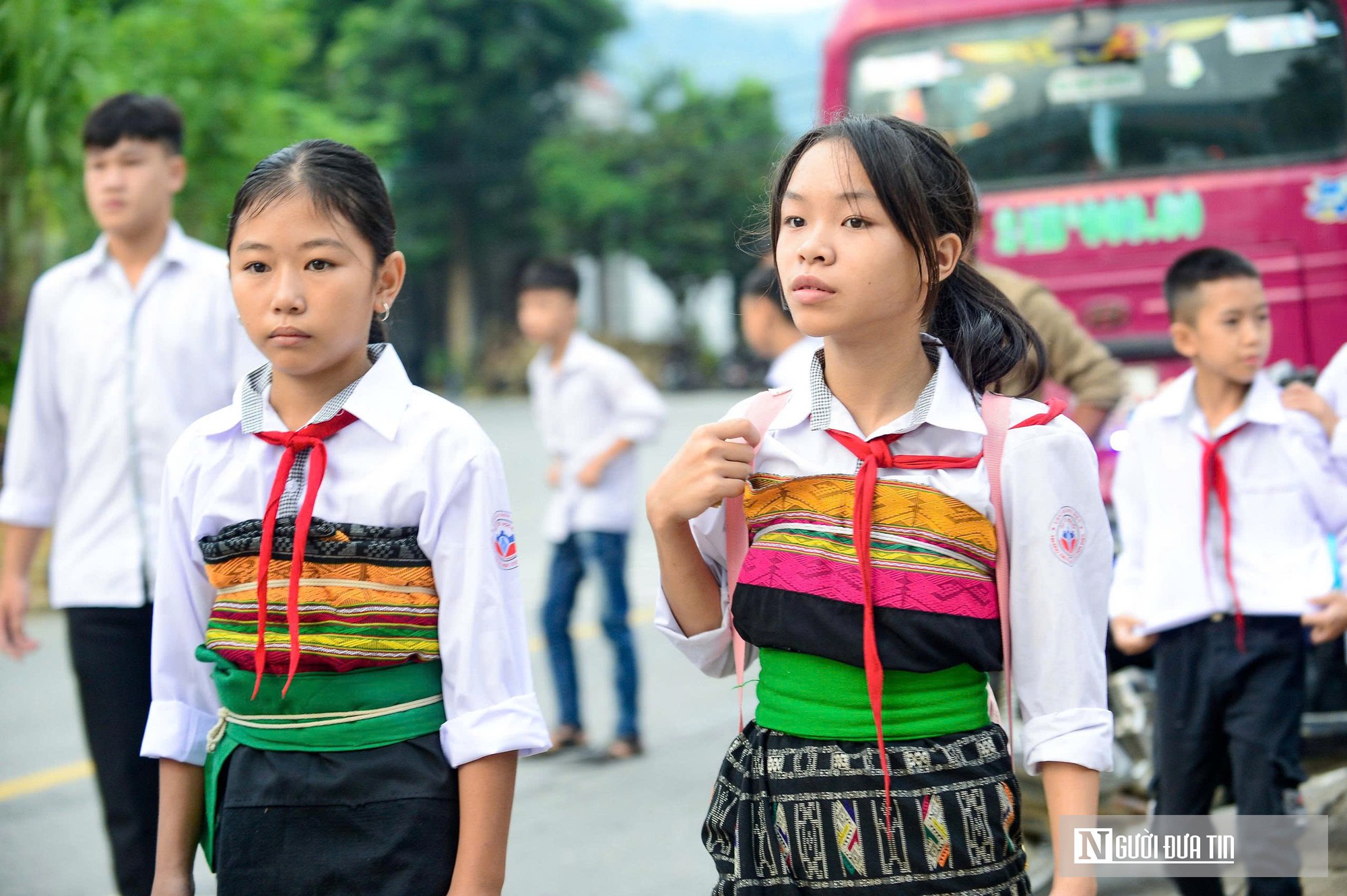 Lần đầu đón khai giảng ở trường nội trú, học trò vùng biên không còn lo vượt núi đến trường- Ảnh 10.