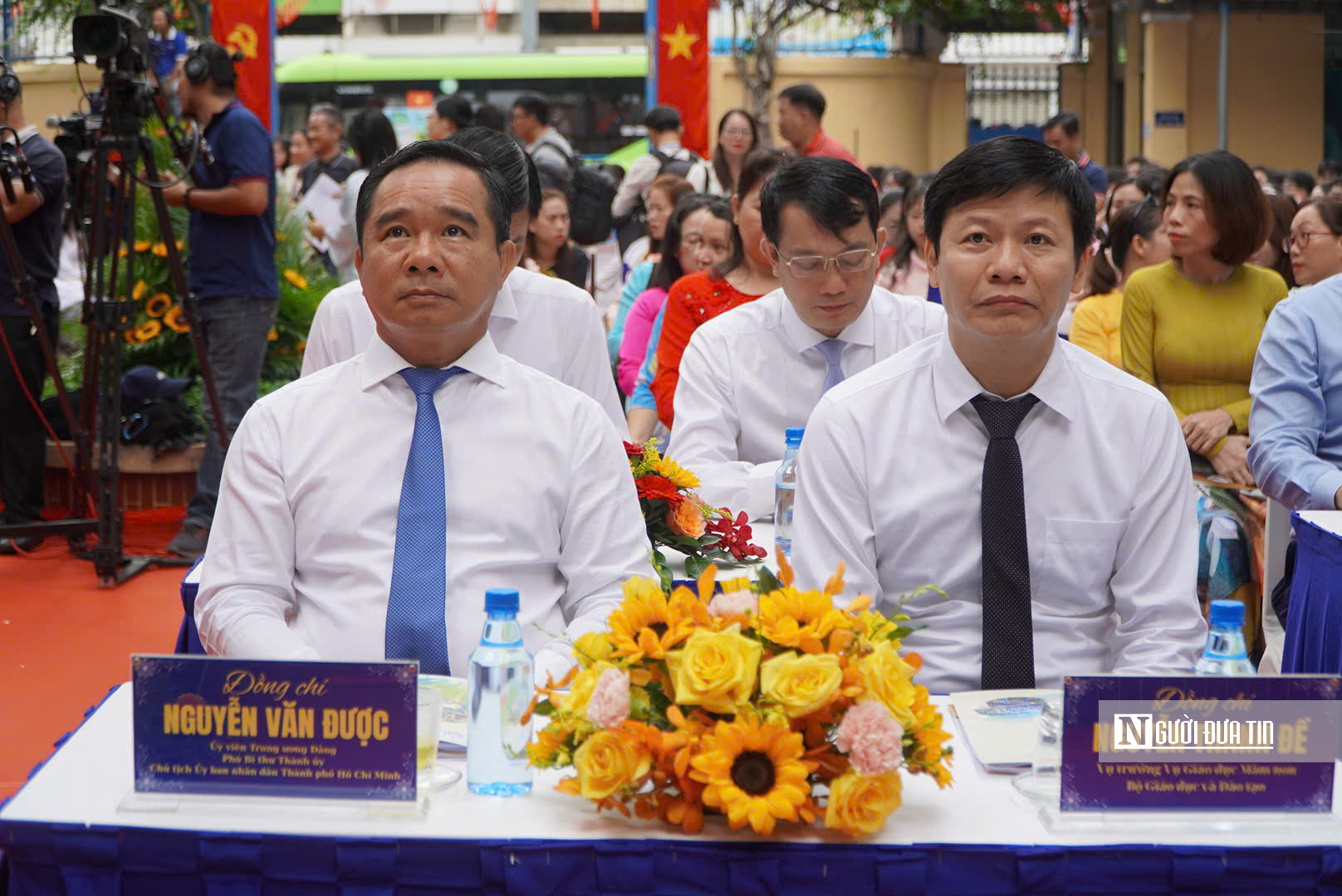 Tp.HCM: Học sinh, sinh viên náo nức bước vào năm học mới- Ảnh 2.