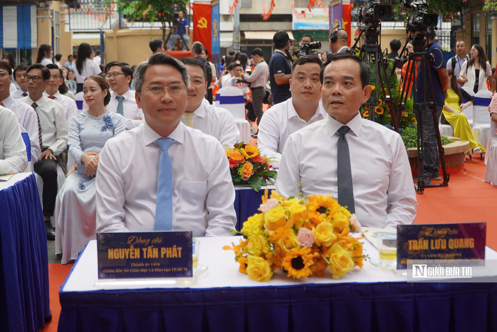 Tp.HCM: Học sinh, sinh viên náo nức bước vào năm học mới- Ảnh 3.