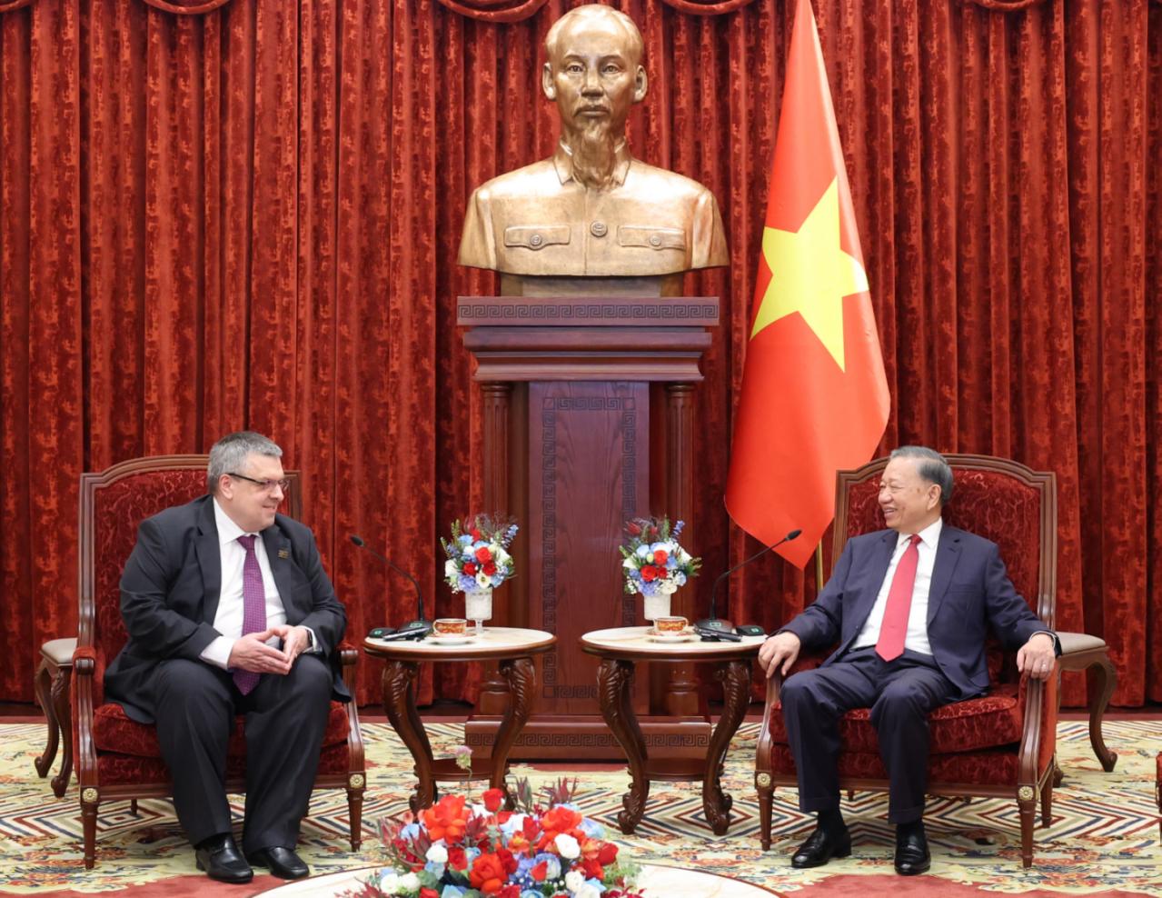 Quan hệ Việt Nam - Nga tiếp tục phát triển mạnh mẽ, vì lợi ích nhân dân hai nước, vì hòa bình, hợp tác và phát triển - Ảnh 1.