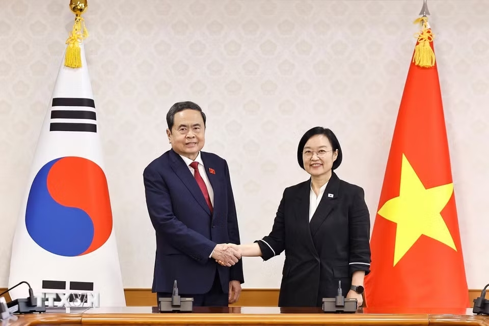 Chủ tịch Quốc hội Trần Thanh Mẫn hội kiến Thủ tướng Hàn Quốc Han Seong Sook - Ảnh 1.