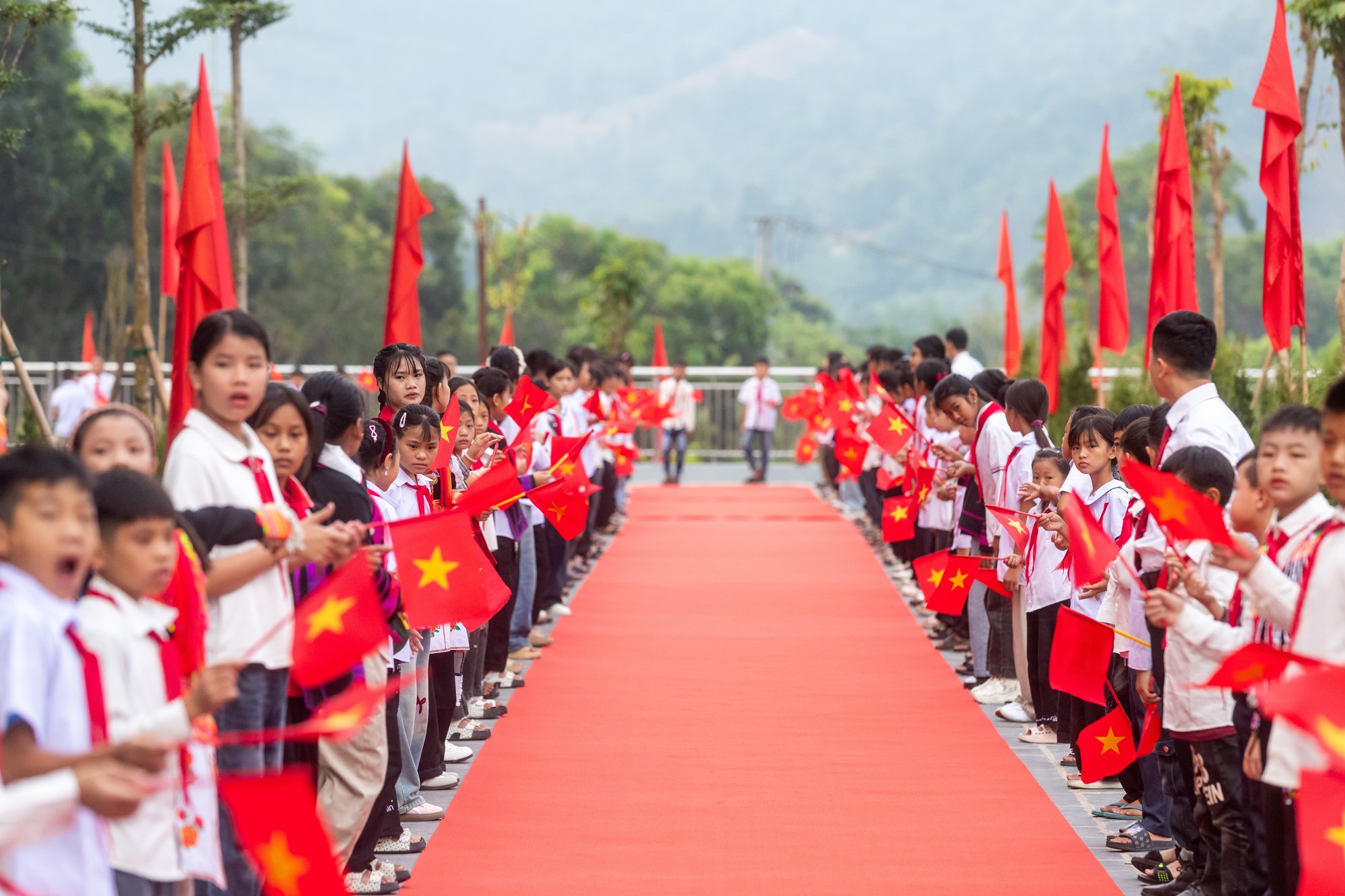 Khánh thành Trường Phổ thông nội trú Tiểu học và Trung học cơ sở Petrovietnam - Phong Thổ (Lai Châu)- Ảnh 1.