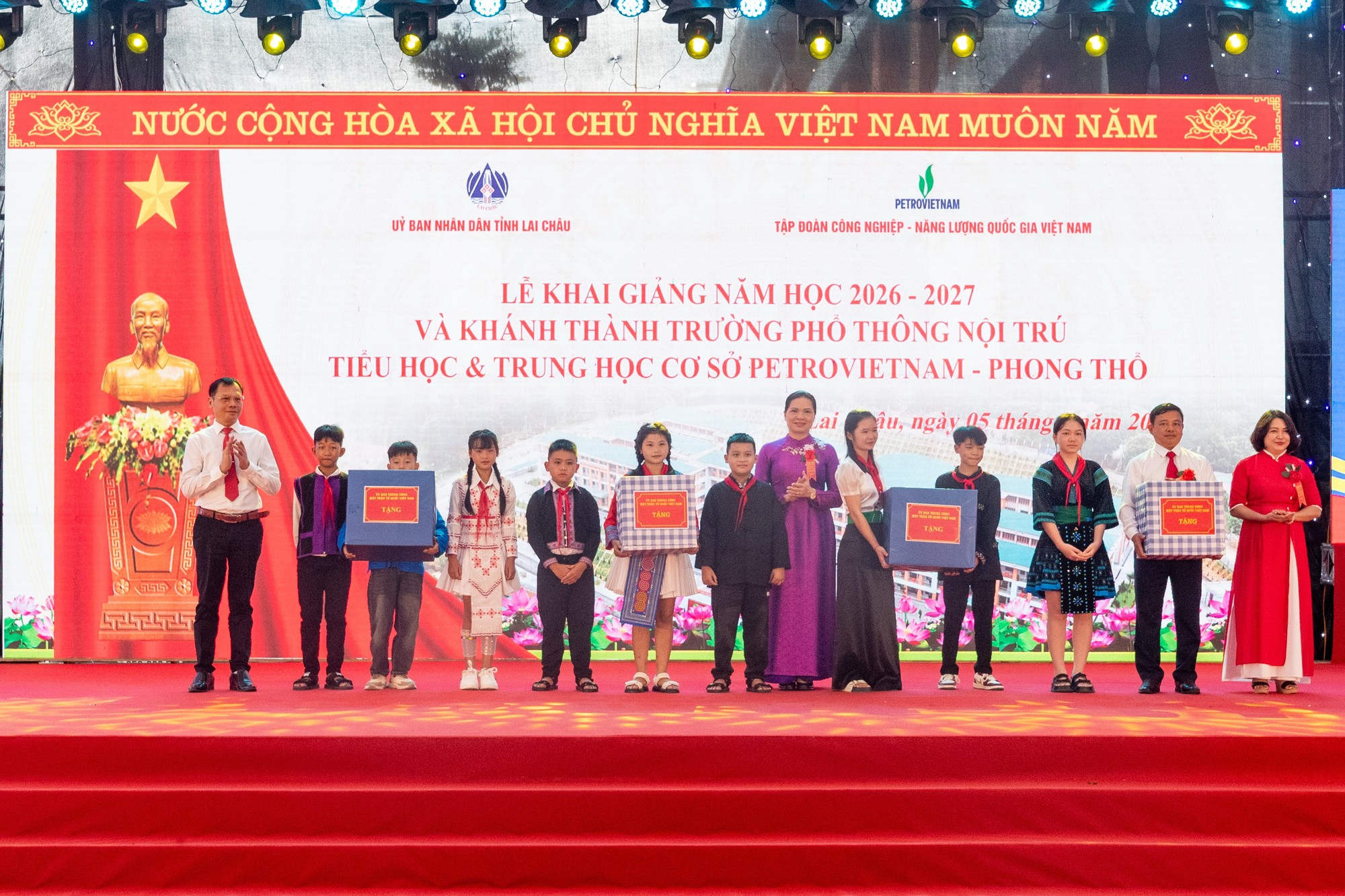 Khánh thành Trường Phổ thông nội trú Tiểu học và Trung học cơ sở Petrovietnam - Phong Thổ (Lai Châu)- Ảnh 10.