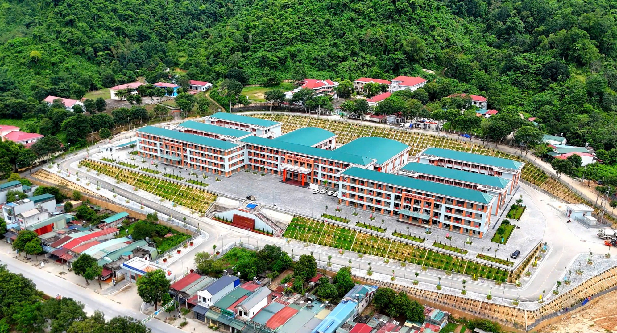 Khánh thành Trường Phổ thông nội trú Tiểu học và Trung học cơ sở Petrovietnam - Phong Thổ (Lai Châu)- Ảnh 16.