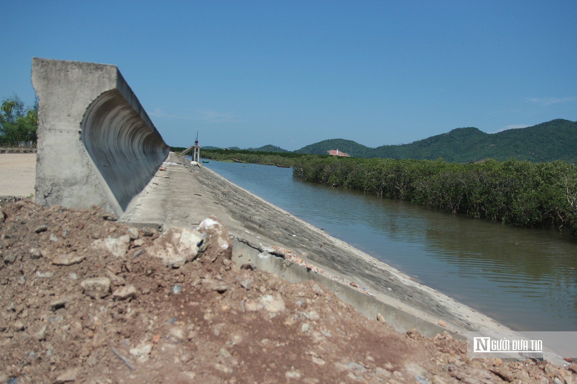 Chạy đua thời gian, nhanh chóng hoàn thành tuyến đê 182 tỷ chậm tiến độ do vướng mặt bằng- Ảnh 4.