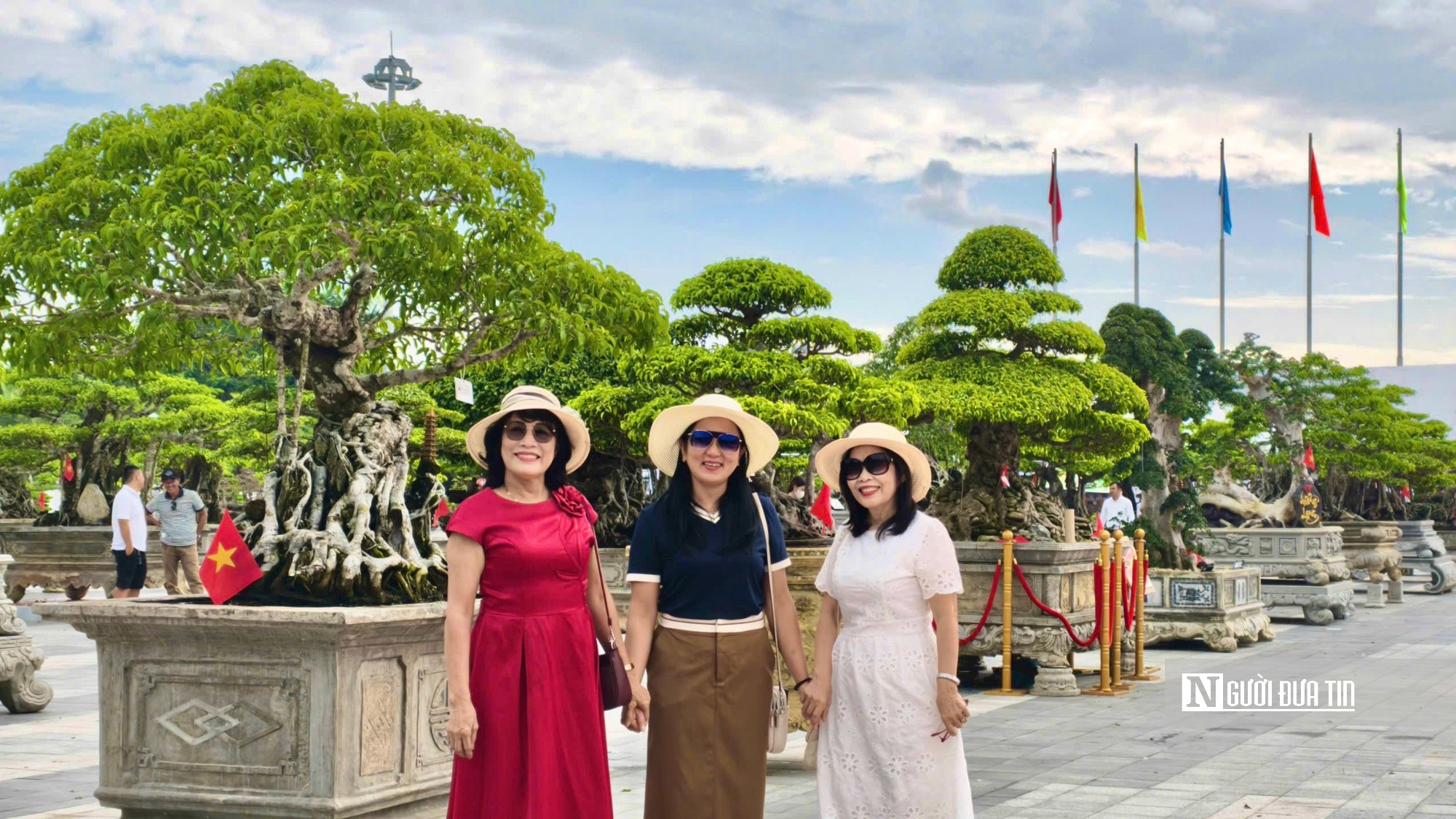 Trriển lãm cây cảnh ở Quảng Ngãi hút khách, một gốc "Thạch nham cổ mộc" được định giá 6,5 tỷ đồng- Ảnh 1.