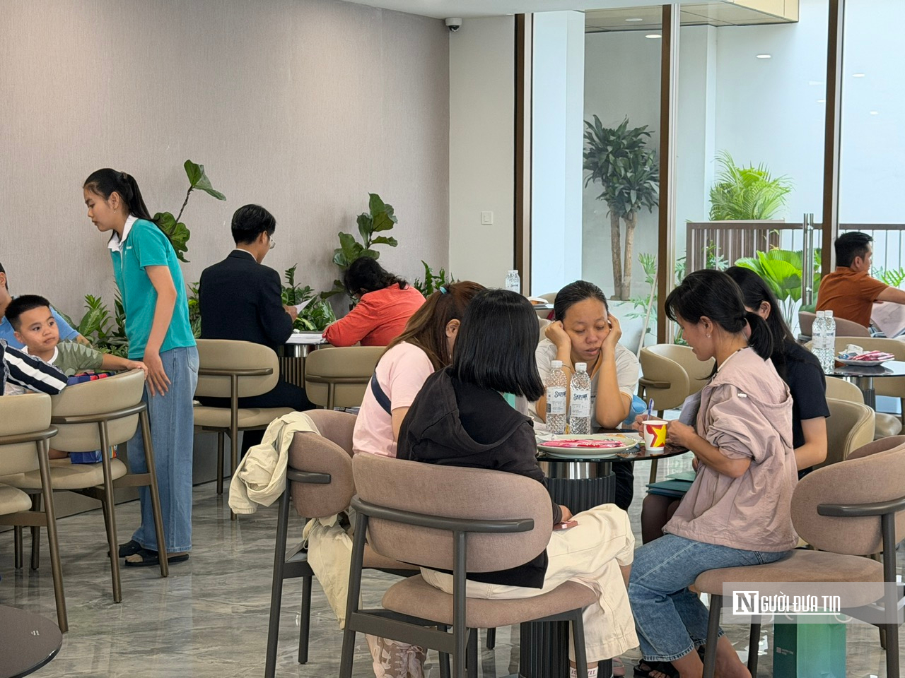 Doanh nghiệp, cá nhân môi giới bất động sản 