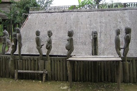 Bất động sản - Những thú vui 'rải tiền' của đại gia Việt