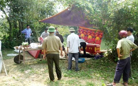 Miền trung - Đau xót gia cảnh cứu chồng tự tử, vợ cũng tử nạn