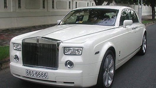 Ô tô-Xe máy - Khi biển tứ quý 'đá cặp' cùng Rolls-Royce Phantom  (Hình 5).