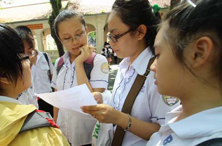 Xã hội - Thi đề văn mở, 70% học sinh bỗng dưng… nhà nghèo