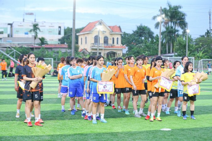 Giải khác - Các bóng hồng tranh tài sôi nổi tại giải S8 Ladies - 2109 Football Museum Cup