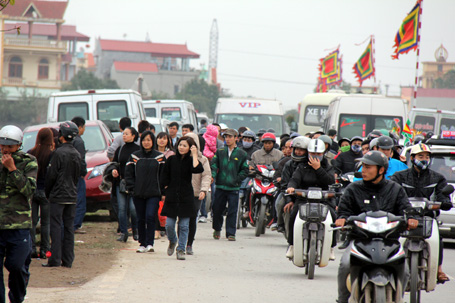 Xã hội - Sư giả, cái bang 'bủa vây' đất Phật (Hình 3).