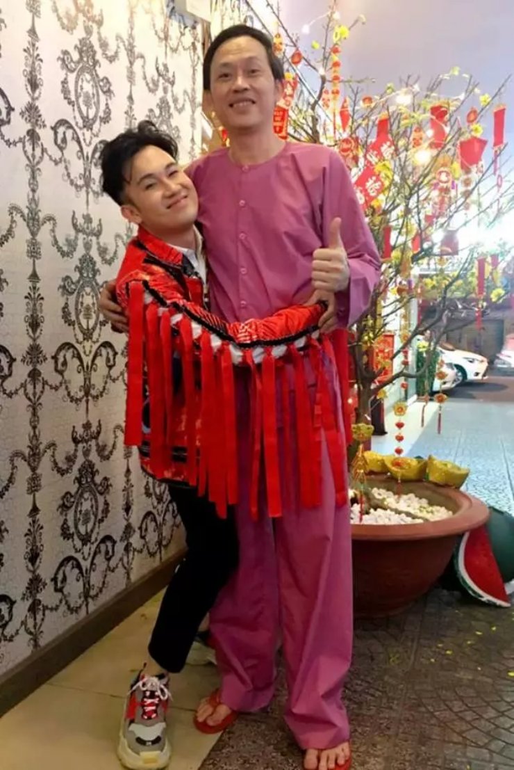 Văn hoá - Quyền Linh lấy vợ doanh nhân, ở biệt thự 20 tỷ, cuộc sống của em trai ruột khiến nhiều người tò mò (Hình 8).