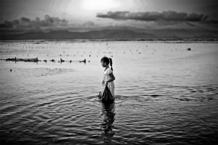 Văn hoá - Khám phá một Indonesia khác lạ qua những bức ảnh đen trắng