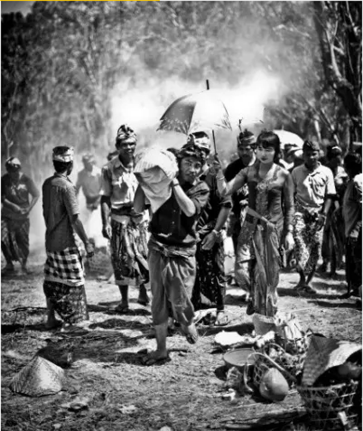 Văn hoá - Khám phá một Indonesia khác lạ qua những bức ảnh đen trắng (Hình 7).