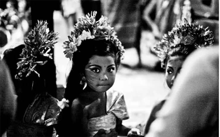 Văn hoá - Khám phá một Indonesia khác lạ qua những bức ảnh đen trắng (Hình 9).