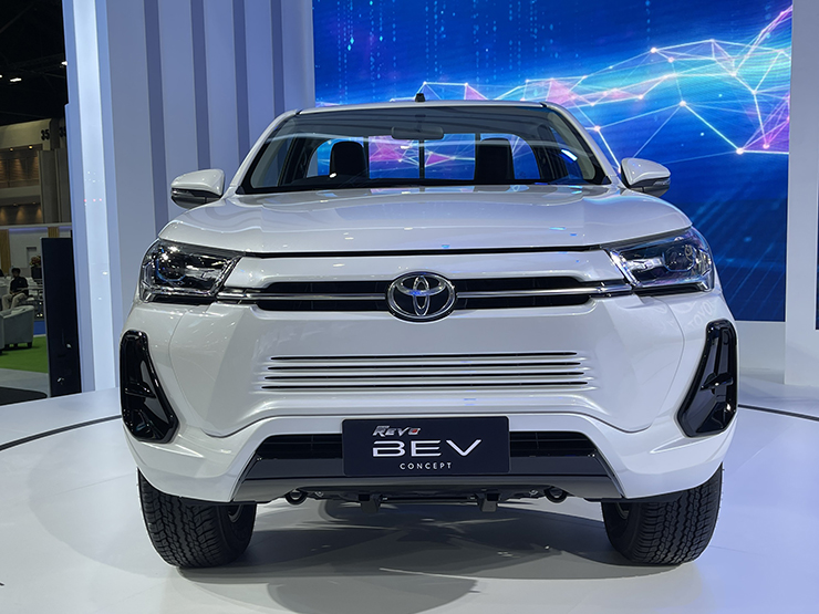 Không nên bỏ lỡ - Cận cảnh xe bán tải điện đầu tiên của Toyota tại BIMS 2023 (Hình 6).