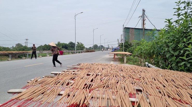 Toàn cảnh - Làng nghề đầy sắc màu hàng trăm năm tuổi, tất bật ngày cận Tết