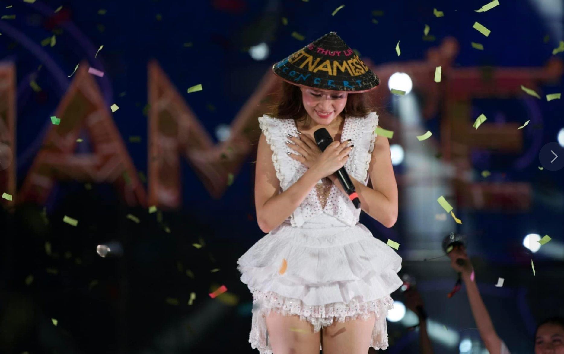 Giải trí - Hoàng Thùy Linh đam mê diện váy ngắn, trang phục cầu kỳ khoe vóc dáng đầy đặn (Hình 9).