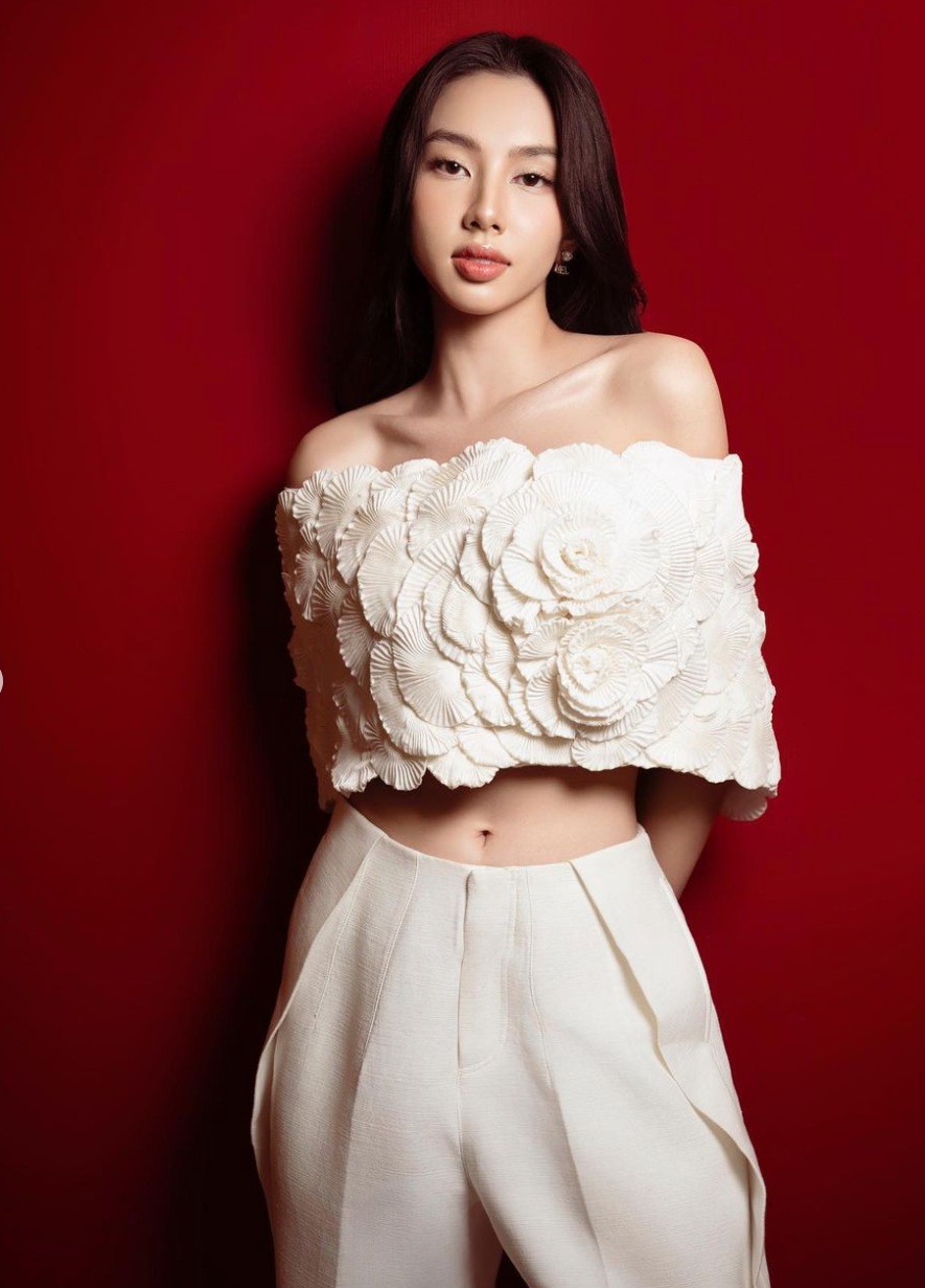 Giải trí - Danh tính 2 mỹ nhân múa lân gây sốt mạng xã hội là 2 nàng hoa hậu Việt đình đám? (Hình 12).