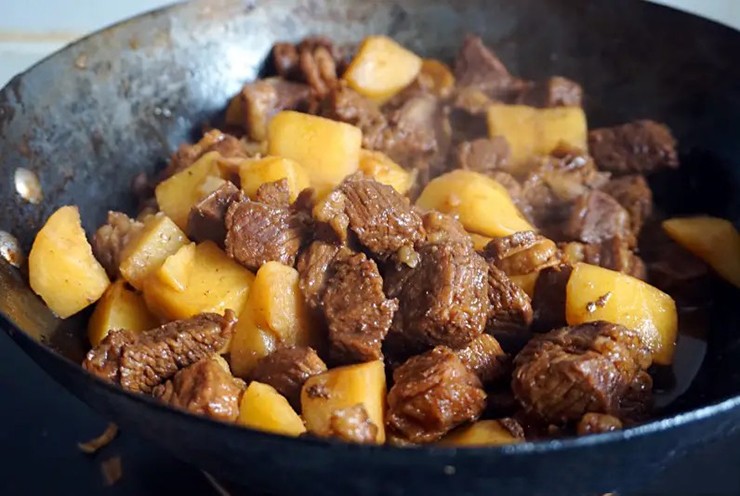 Đời sống - Thịt bò hầm 3 tiếng vẫn dai nhách, thêm 2 thứ này để thịt nhanh nhừ hơn (Hình 7).