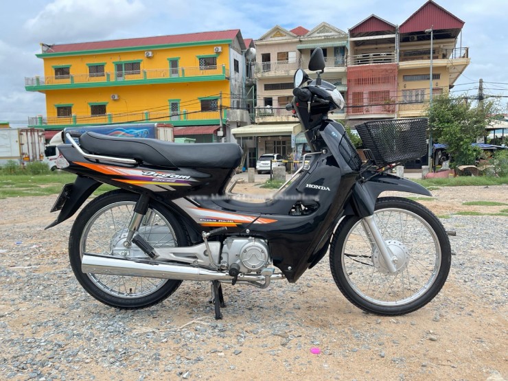 Không nên bỏ lỡ - Honda Dream cũ hơn 20 năm, vẫn giữ giá vài nghìn đô