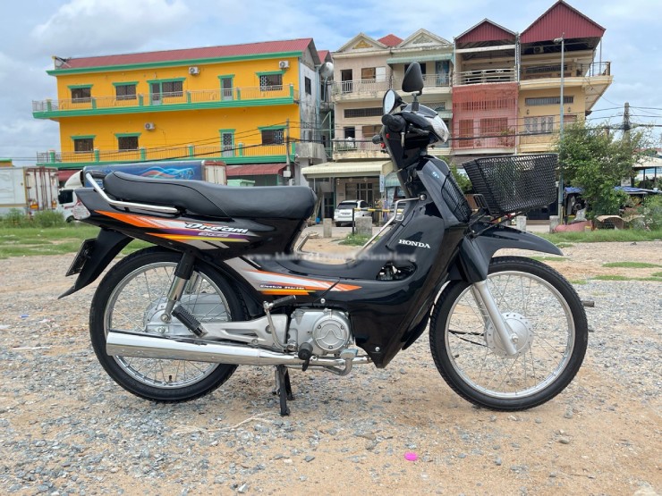 Không nên bỏ lỡ - Honda Dream cũ hơn 20 năm, vẫn giữ giá vài nghìn đô