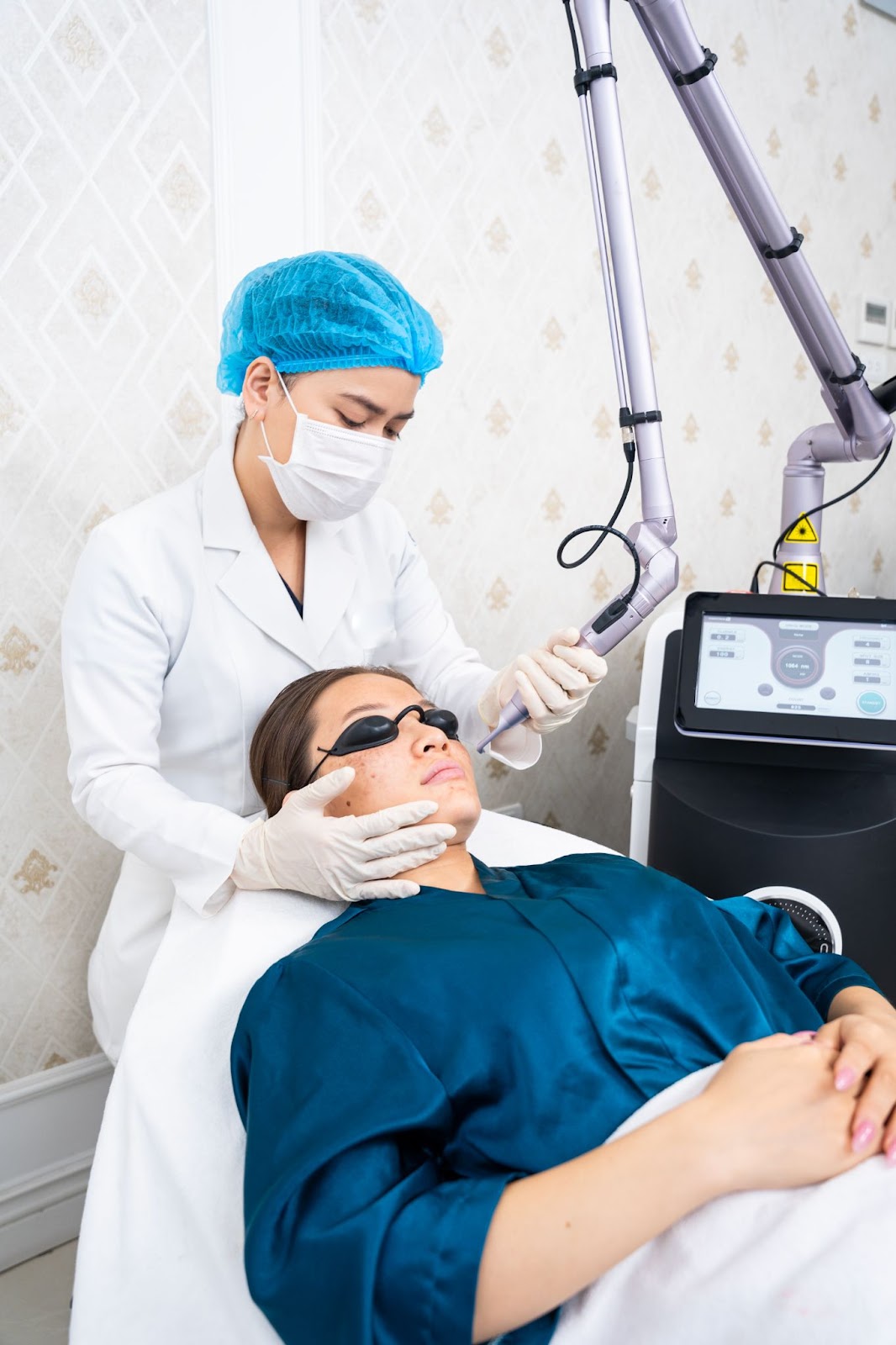 Tiem Biocell Tiêm meso và cấy căng bóng da Biocell Extra: Nên chọn phương pháp nào?