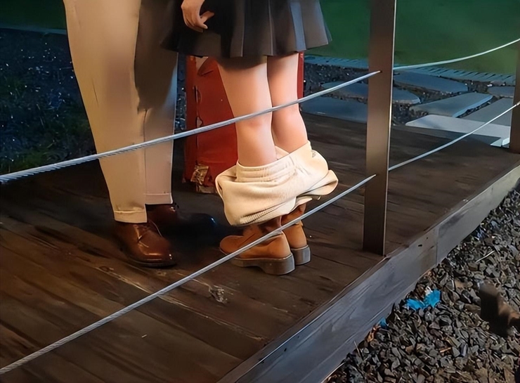 Văn hoá - Cảnh thân mật trong phim Trung Quốc đã lừa hàng tỷ khán giả thế này đây (Hình 11).