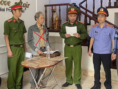 An ninh - Hình sự - Bắt cựu Phó Giám đốc Sở Tài nguyên và môi trường Hà Nam