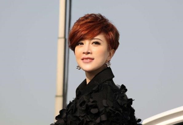 Văn hoá - Đường tình sóng gió của mỹ nữ đẹp nhất nhì Tây Du Ký, cùng lúc "cặp kè" 2 cha con (Hình 4).