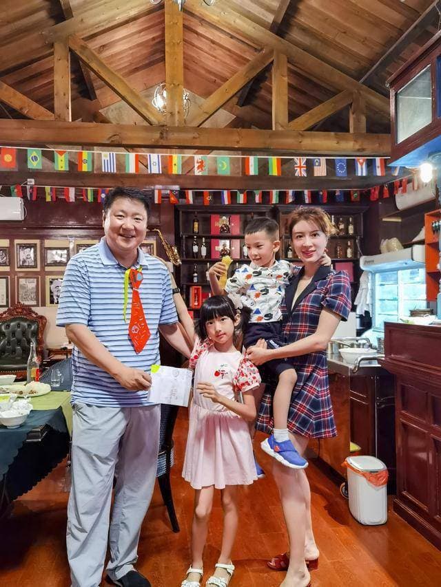 Văn hoá - Đường tình sóng gió của mỹ nữ đẹp nhất nhì Tây Du Ký, cùng lúc "cặp kè" 2 cha con (Hình 8).