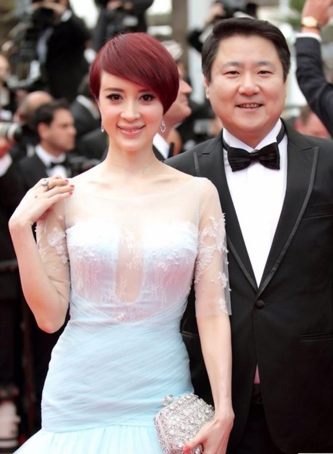 Văn hoá - Đường tình sóng gió của mỹ nữ đẹp nhất nhì Tây Du Ký, cùng lúc "cặp kè" 2 cha con (Hình 7).