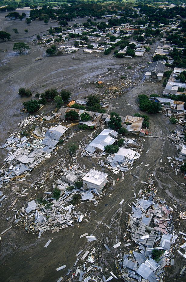 Thế giới - Cảnh báo đáng sợ về núi lửa từng khiến 25.000 người thiệt mạng (Hình 2).