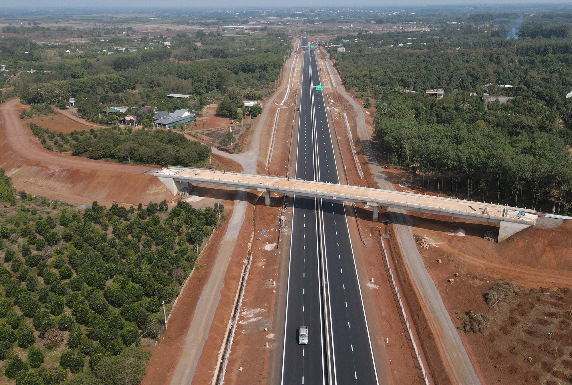 Sự kiện - Ảnh: Những đoàn xe đầu tiên chạy 99km cao tốc vừa khánh thành ở phía Nam (Hình 9).