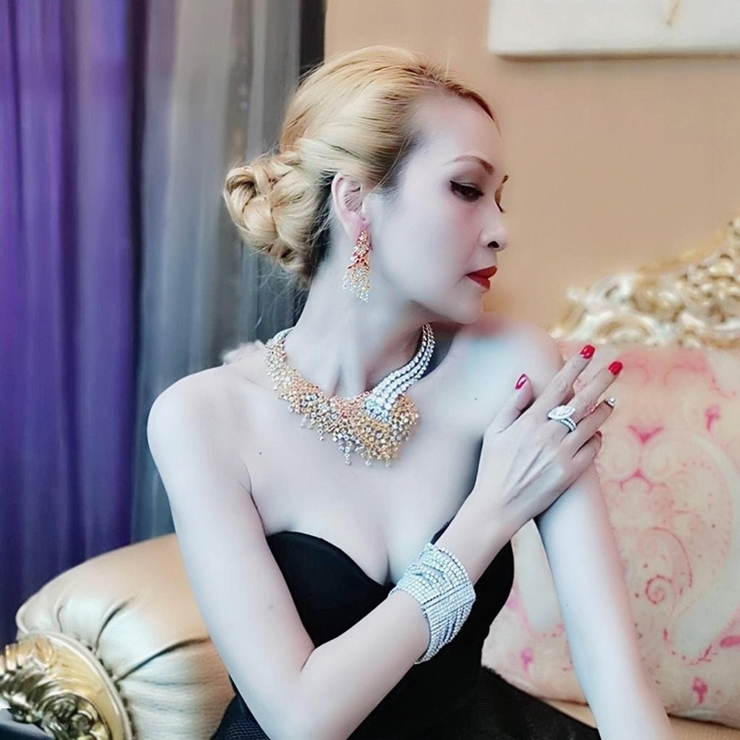 Giải trí - Người đẹp "xấu lạ" đóng phim người lớn mãi không nổi tiếng giờ thay đổi ngỡ ngàng (Hình 6).