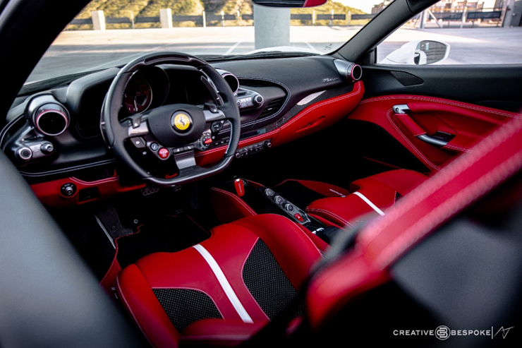 Không nên bỏ lỡ - Cận cảnh Ferrari F8 Spider độ Bespoke Carbon độc nhất thế giới (Hình 10).