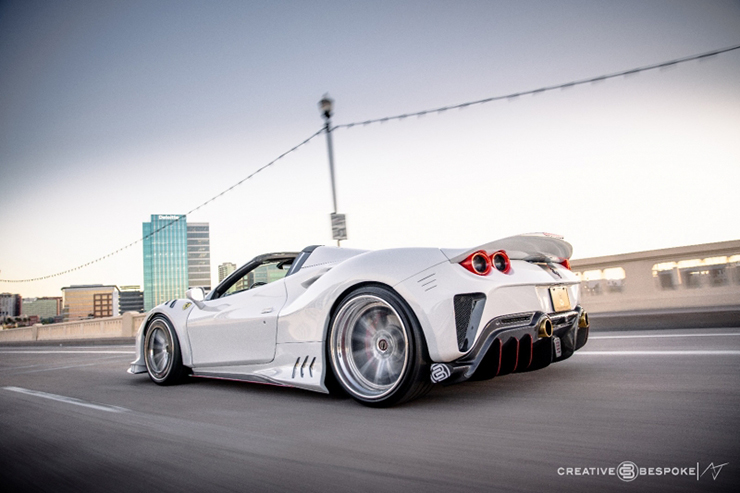 Không nên bỏ lỡ - Cận cảnh Ferrari F8 Spider độ Bespoke Carbon độc nhất thế giới (Hình 4).