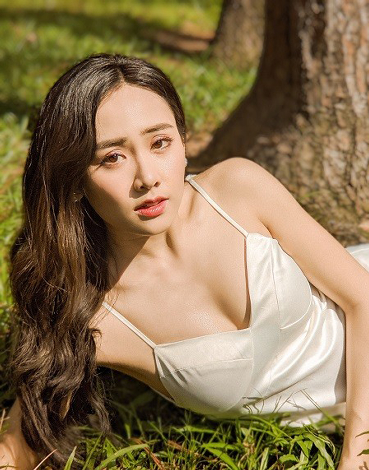 Văn hoá - Người đẹp Bình Định bật mí cảnh "nóng" với bạn diễn hơn 22 tuổi