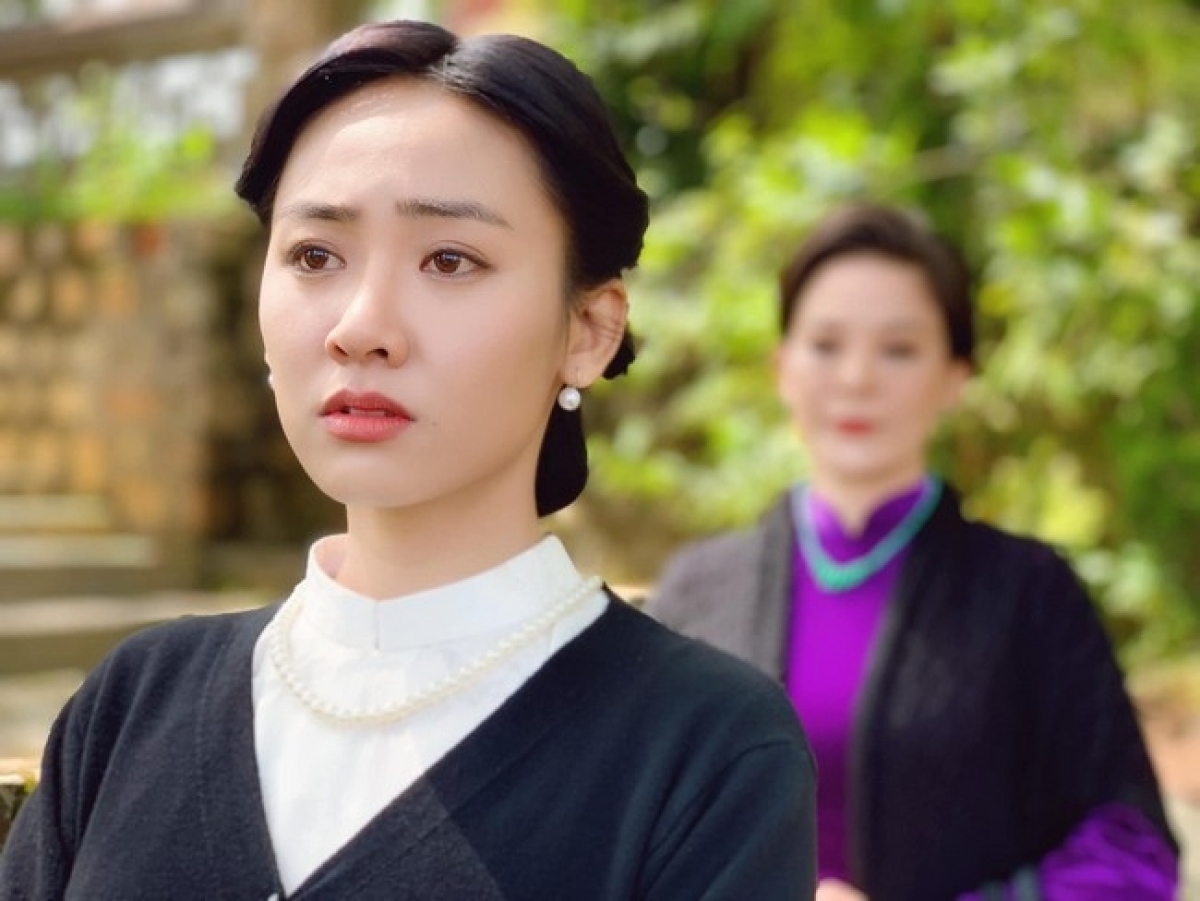 Văn hoá - Người đẹp Bình Định bật mí cảnh "nóng" với bạn diễn hơn 22 tuổi (Hình 2).