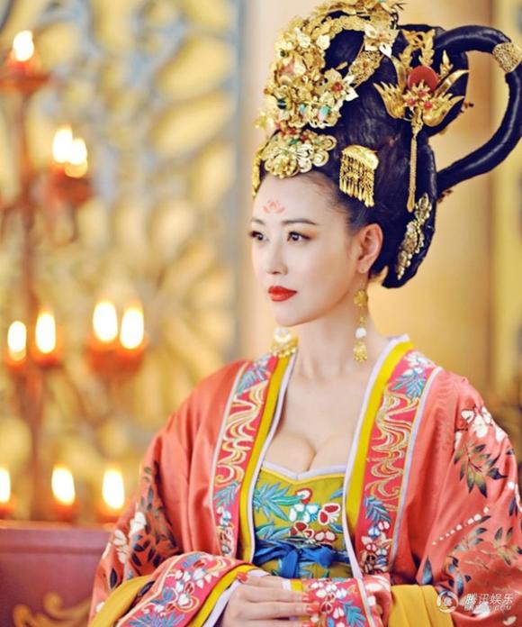 Văn hoá - Khán giả sốc nặng trước nhan sắc "lụi tàn" của mỹ nhân TVB, hết thời phải bán hàng online (Hình 9).