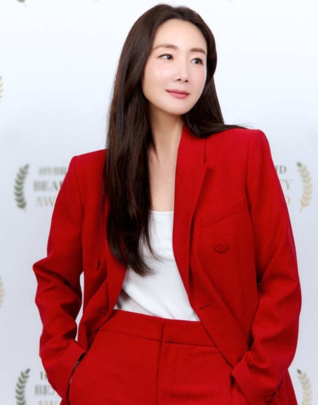 Văn hoá - “Nữ hoàng nước mắt” trẻ đẹp nhờ nhân sâm và rượu gạo (Hình 2).