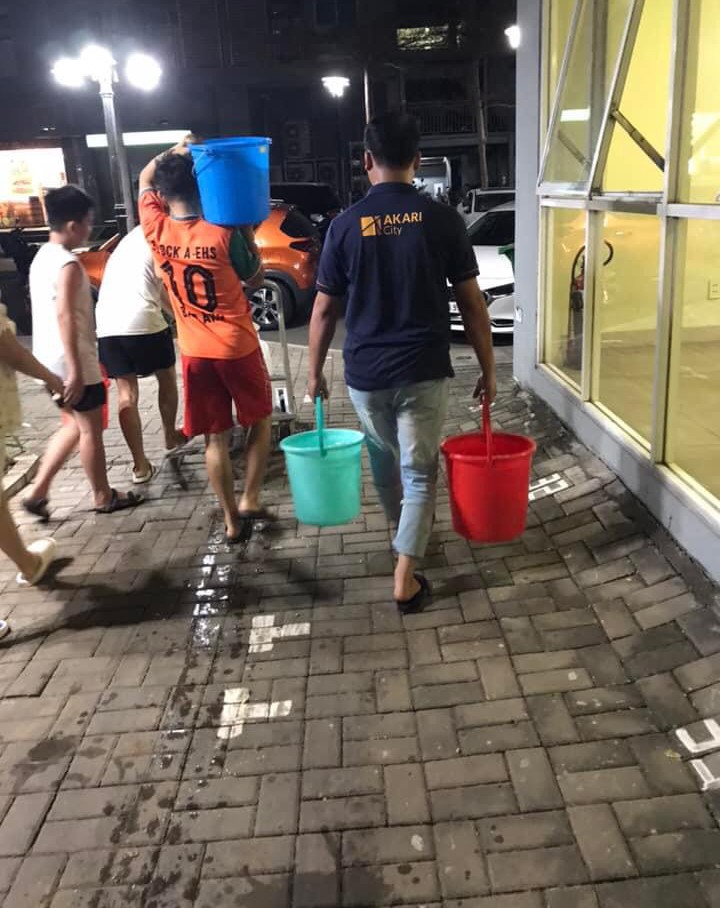 X&atilde; hội - Vụ cả ngh&igrave;n người xếp h&agrave;ng hứng nước l&uacute;c nửa đ&ecirc;m ở TP.HCM: C&ocirc;ng ty cấp nước n&oacute;i g&igrave;? (H&igrave;nh 5).