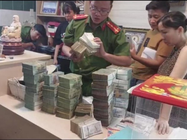 Thủ đoạn của Gi&aacute;m đốc vận chuyển tr&aacute;i ph&eacute;p gần 13.000 tỷ đồng qua bi&ecirc;n giới- Ảnh 2.