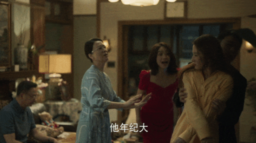 Giải trí - Lưu Diệc Phi gây tranh cãi vì cảnh nữ sinh bị 'đánh ghen' (Hình 3).