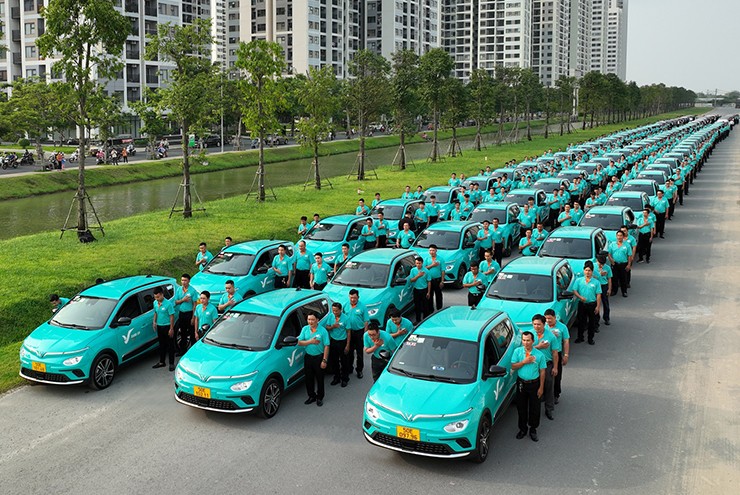 Sự kiện - Chính phủ yêu cầu tạo giải pháp chuyển đổi sang xe điện cho doanh nghiệp taxi