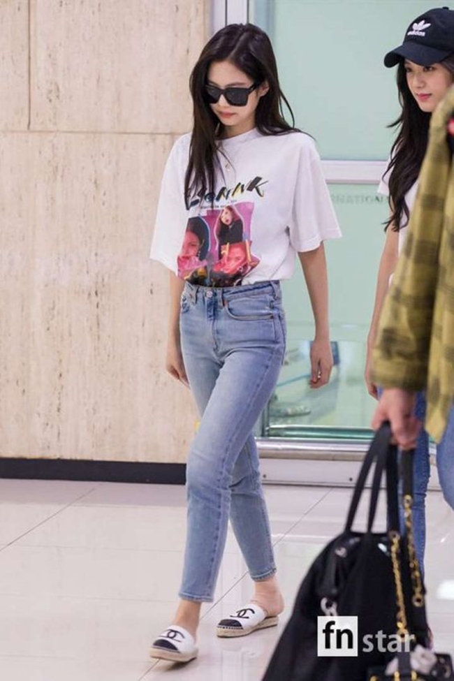 Văn hoá - Học Jennie (Blackpink) cách lên đồ sành điệu với quần jeans (Hình 5).