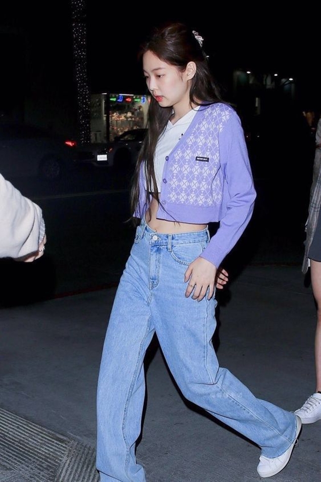 Văn hoá - Học Jennie (Blackpink) cách lên đồ sành điệu với quần jeans (Hình 6).